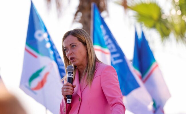 2022-09-23T144035Z_764796676_RC22NW90ACA3_RTRMADP_3_ITALY-ELECTION-MELONI-RALLY_binary_304164-1-scaled