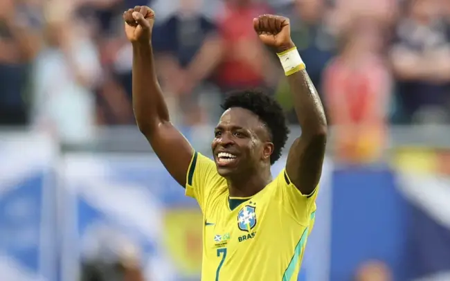 Vini-Jr-comemora-gol-em-Brasil-x-Escocia-1-scaled-aspect-ratio-512-320