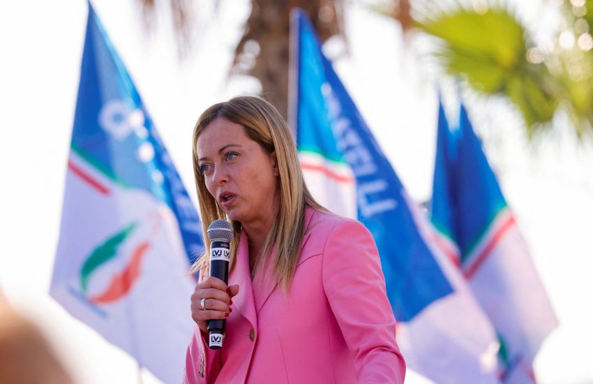 2022-09-23T144035Z_764796676_RC22NW90ACA3_RTRMADP_3_ITALY-ELECTION-MELONI-RALLY_binary_304164-1-scaled