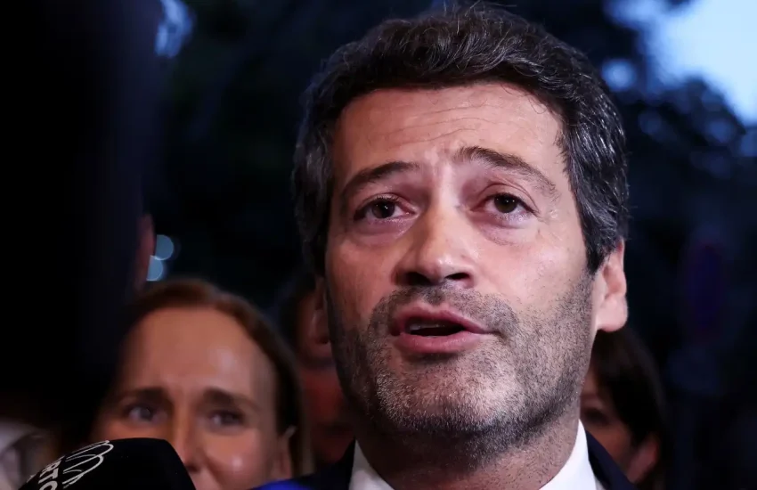 2025-05-18T201043Z_1813173641_RC2KKEAC1HSS_RTRMADP_3_PORTUGAL-ELECTION