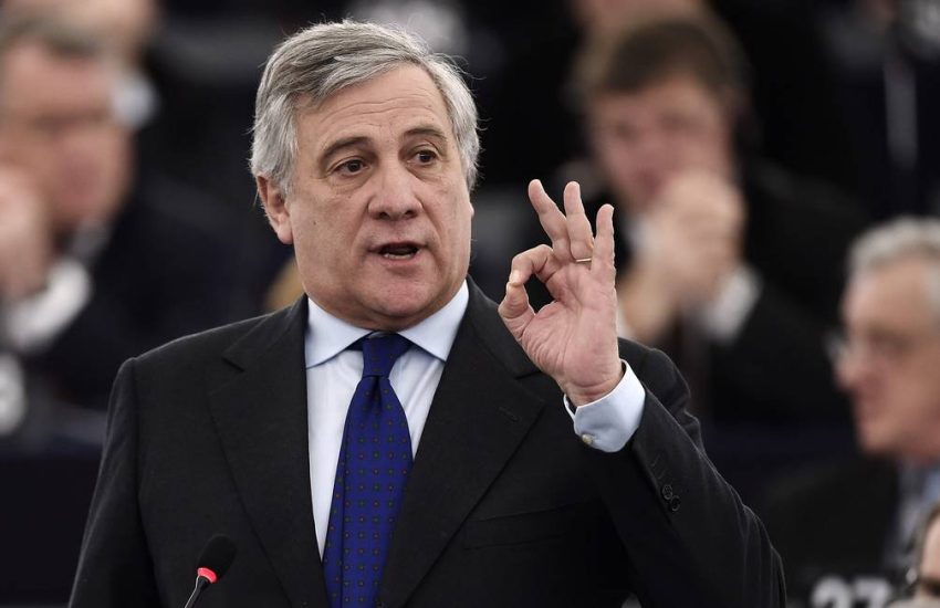 64364128_Member-of-the-European-People27s-Party-Antonio-Tajani-delivers-a-speech-during-a-session-mar