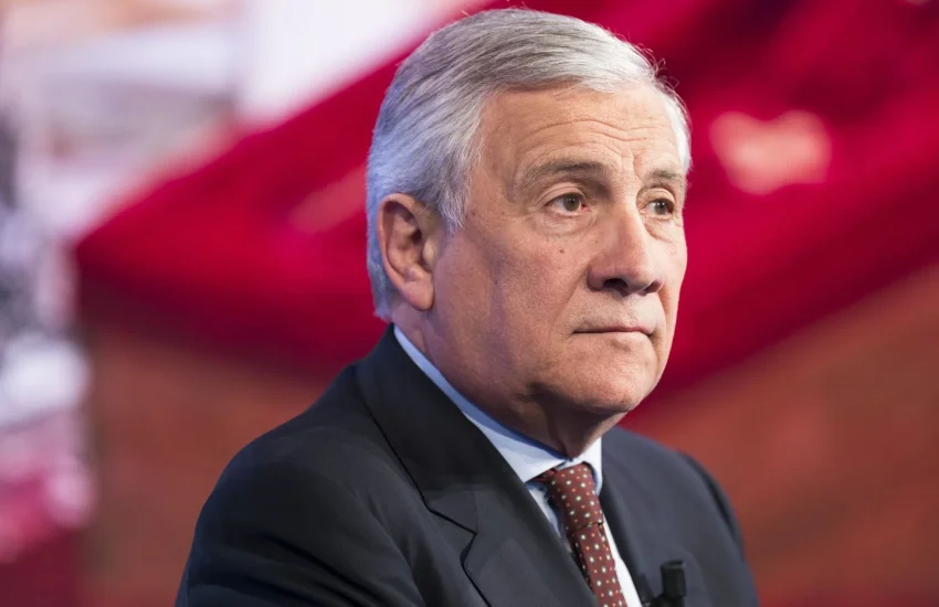 Antonio-Tajani-ministro-degli-Esteri-2