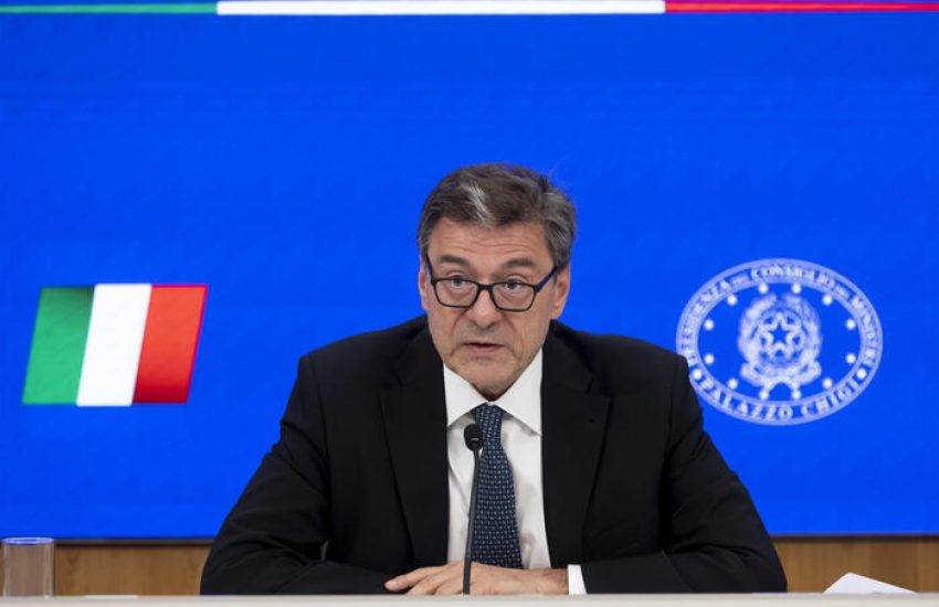 Il ministro dellEconomia Giancarlo Giorgetti, durante la conferenza stampa al termine del Cdm, a palazzo Chigi. Roma 27 luglio 2026. 
ANSA/MASSIMO PERCOSSI