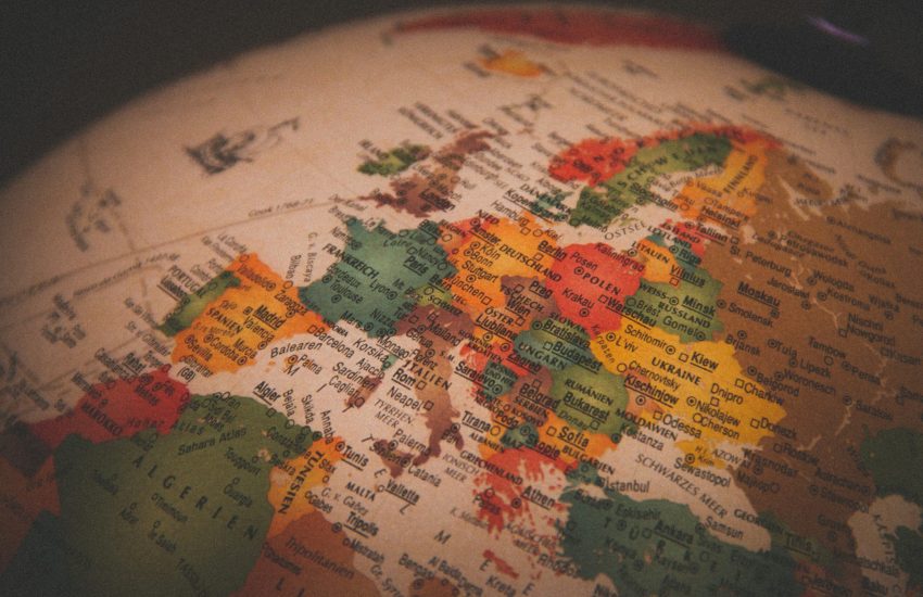 christian-lue-7dEyTJ7-8os-unsplash (1)