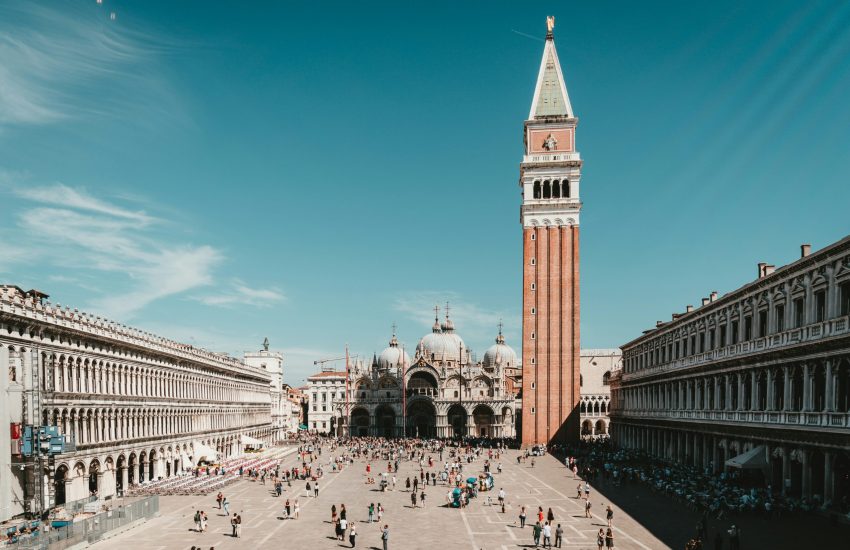 claudio-schwarz-bp3usZYy4VY-unsplash
